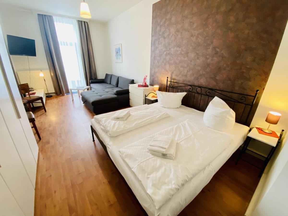 Doppelzimmer Cocktail, Direkt Am Alten Strom Rostock Luaran gambar